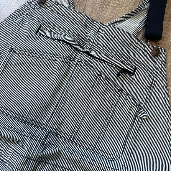 NWT Duluth Trading Co. XXL Rootstock Gardening Hickory Stripe Short Overalls - Picture 6 of 11